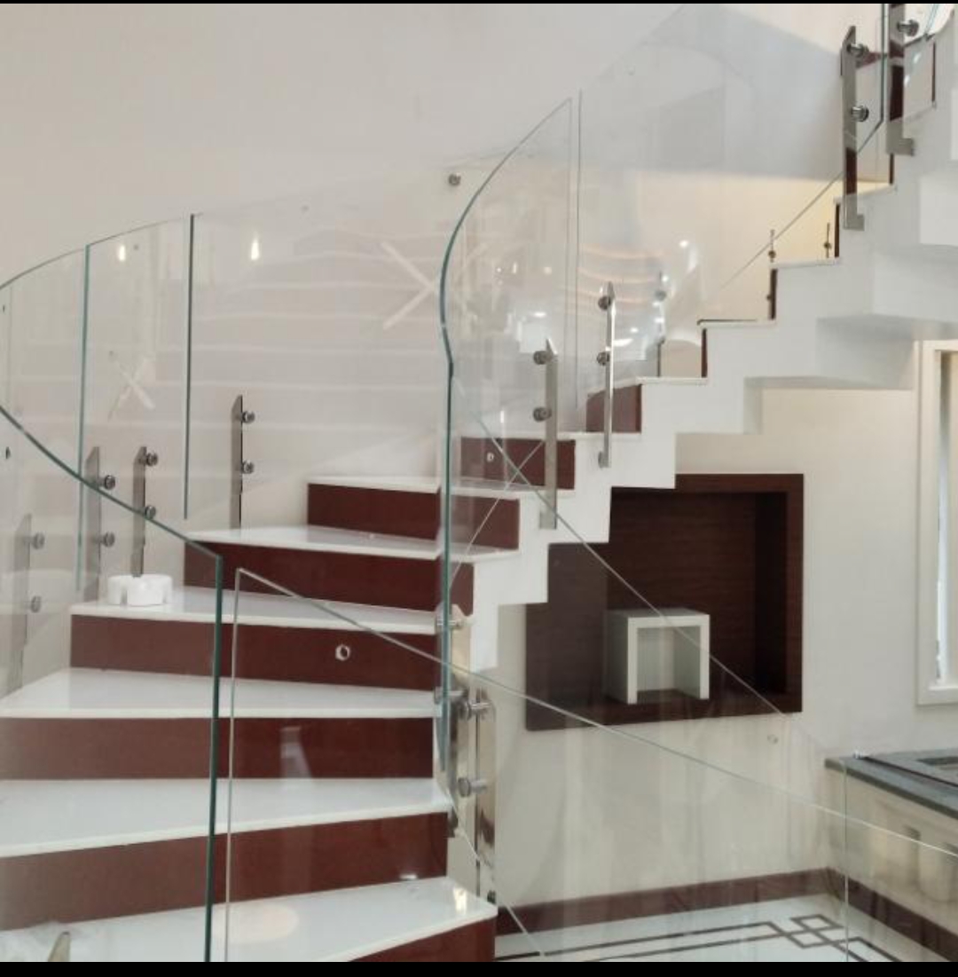 Glass handrails for stairs in Kochi